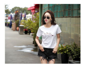 夏季短袖看见女同学乳突qq,尊重与自爱的乳房展现之道